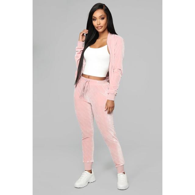 og velour lounge set