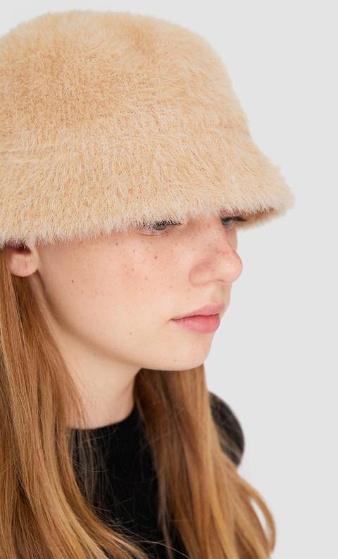 Stradivarius Cappello Beige A Secchiello Femminile Beige 103 from  Stradivarius on 21 Buttons