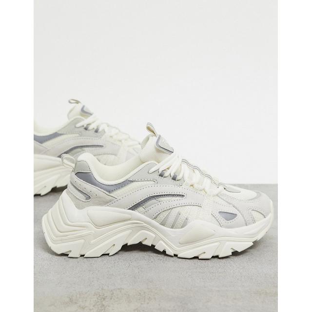 beige fila trainers