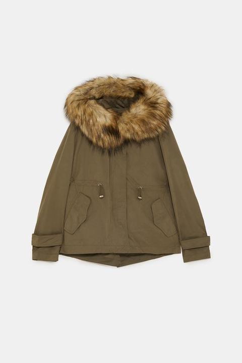 Parka Corto Con Cappuccio