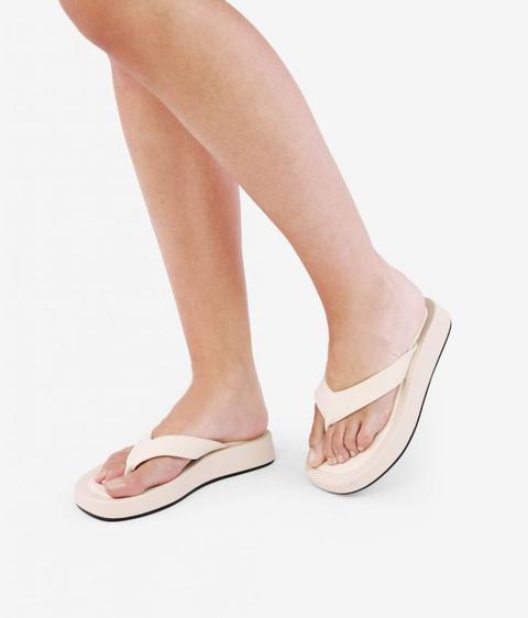 Sandalias Blancas De Dedo Con Plataforma