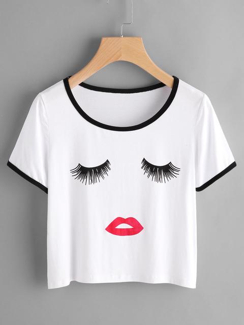 Camiseta Contraste Con Estampado De Labio Y Pestaña