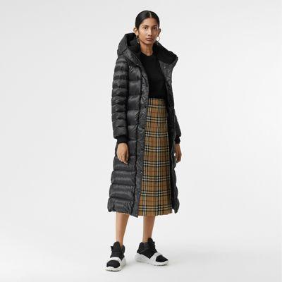 Abrigo Acolchado Con Relleno De Plumón Y Capucha (negro) - Mujer | Burberry