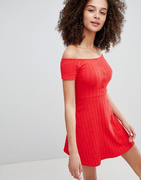 Bershka - Vestito A Pieghe Con Spalle Scoperte Rosso - Rosso