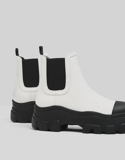 Botines Engomados Con Elásticos from Bershka on 21 Buttons