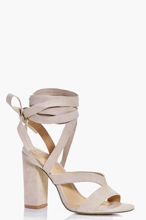 Sandalen Mit Blockabsatz Und Gewickelten Riemchen