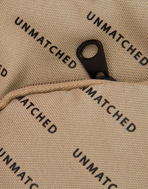 Pouch Con Estampado All Over
