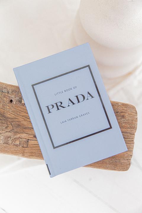 Livre Little Book Of Prada Lilas