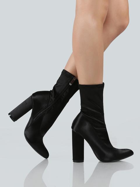 Pointy Toe Cylinder Heel Boots Black