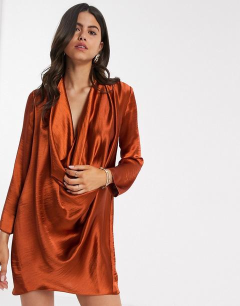 Asos Design - Robe Courte Droite En Satin Ultra Brillant Avec Col Bénitier - Rouille-rouge