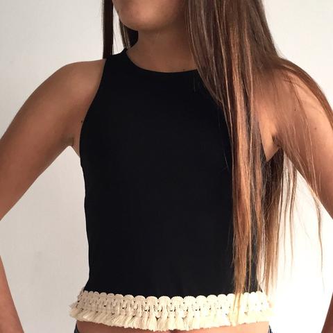 Detailed Natural Fringe Black Crop Top