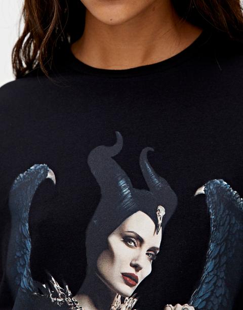 Camiseta malefica pull and bear new arrivals