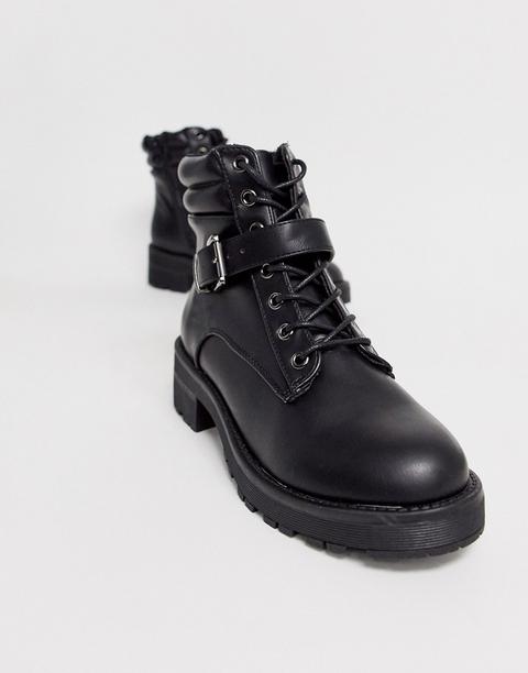 New Look Flat Hiker Boots In Black