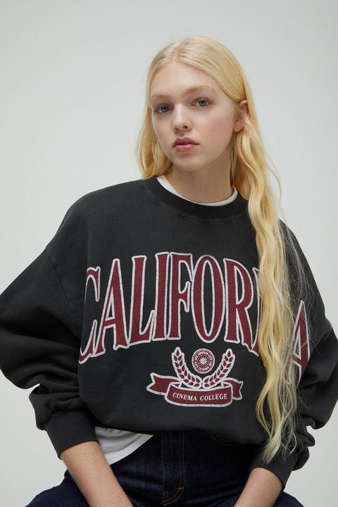Sudadera Texto California from Pull and Bear on 21 Buttons