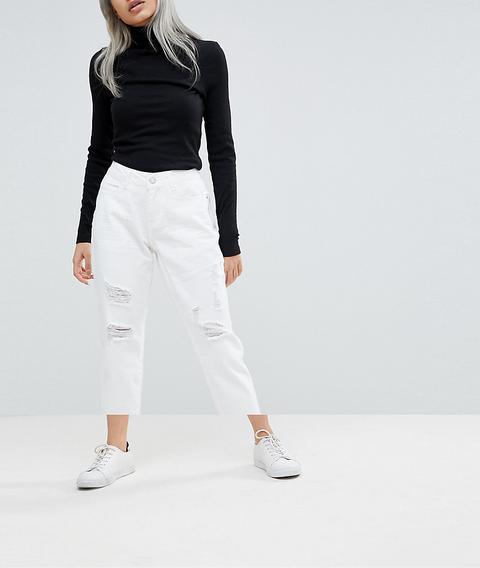 Noisy May Petite Destroyed Knee Mom Fit Jeans - White