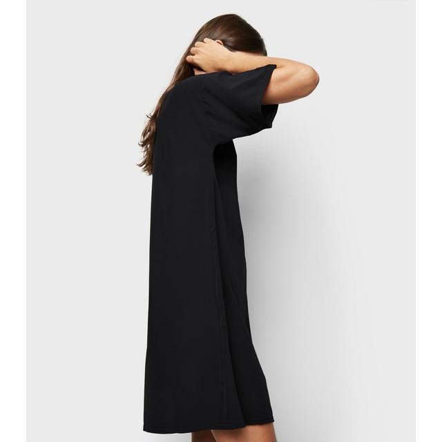 plain black t shirt dress