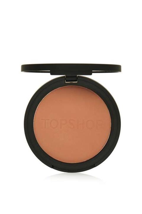 Bronzer In Salute