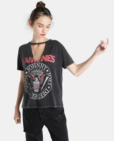 Camiseta De Mujer Con Choker Y Print De Los Ramones de Coast en 21 Buttons