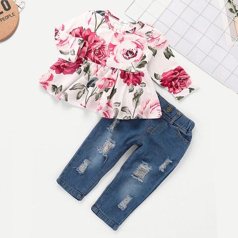 Top Da Bambina Con Stampa Floreale Con Jeans Strappati from SheIn on 21  Buttons