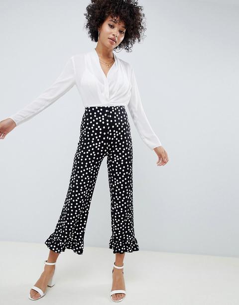 Pantalón Capri Con Bajo Acampanado Con Volante Y Estampado De Lunares De Asos Design-negro