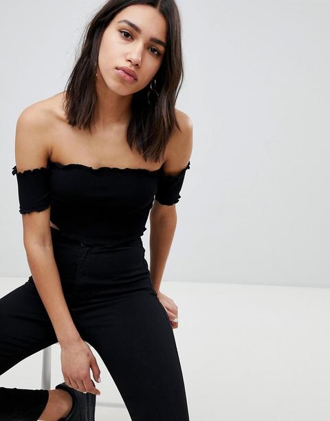 Top Corto Negro Con Bajo De Volantes Y Escote Bardot De Asos Design