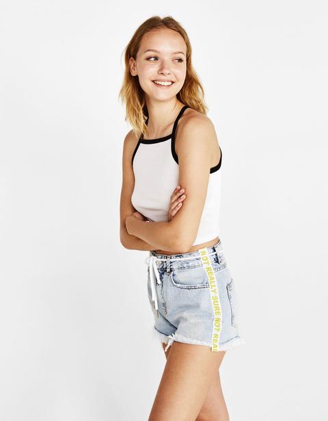 Short Denim Con Banda Lateral