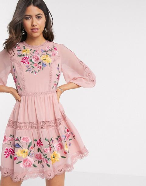 Vestido Skater Corto Con Bordado, Ribetes De Encaje Y Manga Abullonada En Rosa Suave De Asos Design