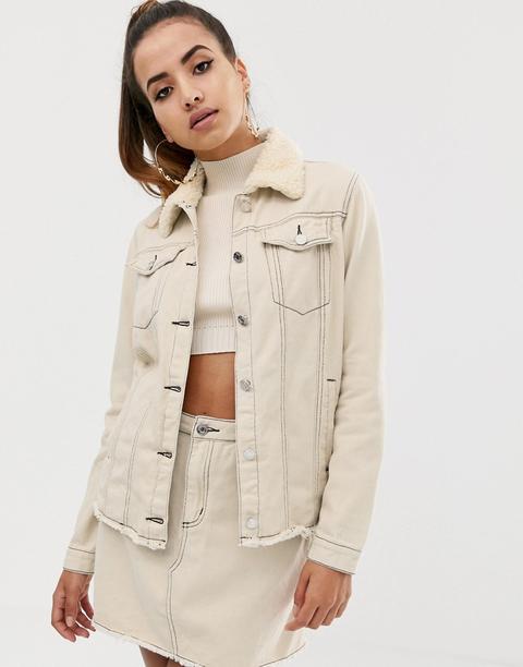 Missguided - Giacca Di Jeans Écru Con Cuciture A Contrasto E Colletto In Pile Borg In Coordinato - Bianco