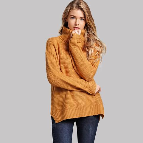 Maglione A Collo Alto Con Spacchi Laterali