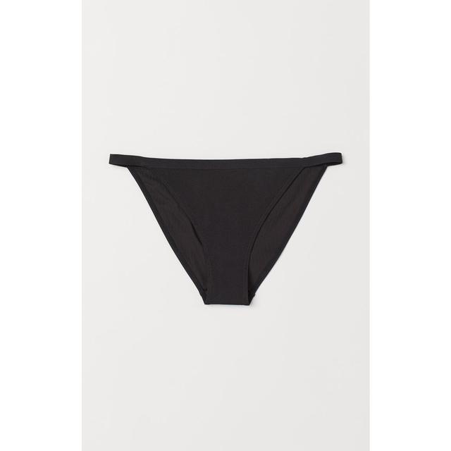 Bas De Maillot Tanga Noir From H M On 21 Buttons