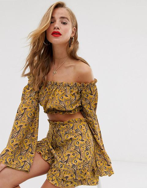 In The Style X Dani Dyer - Top Corto Elasticizzato Giallo Con Scollo Alla Bardot E Motivo Cachemire - Multicolore