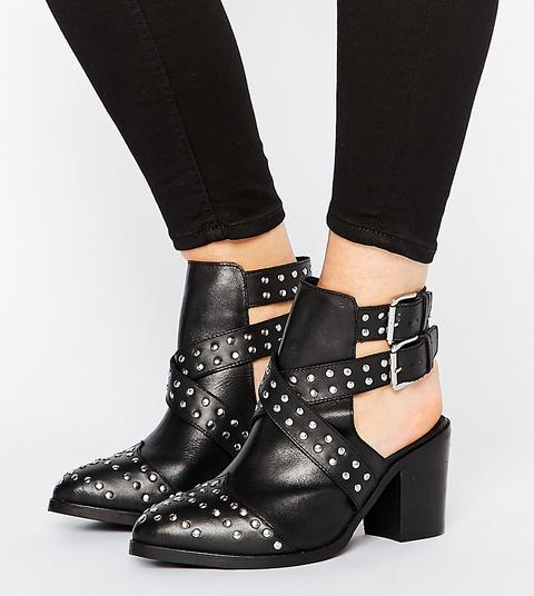 Botines De Cuero De Corte Ancho Con Aberturas Y Tachuelas Rocky De Asos  from ASOS on 21 Buttons
