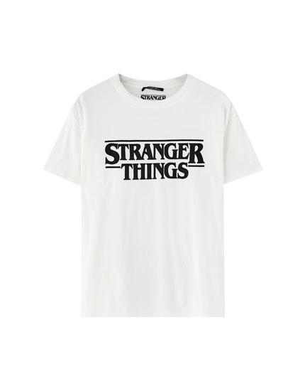 Camiseta Netflix Stranger Things Logo Negro