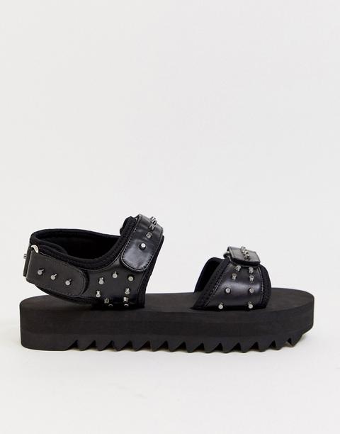 sandalias negras tachuelas