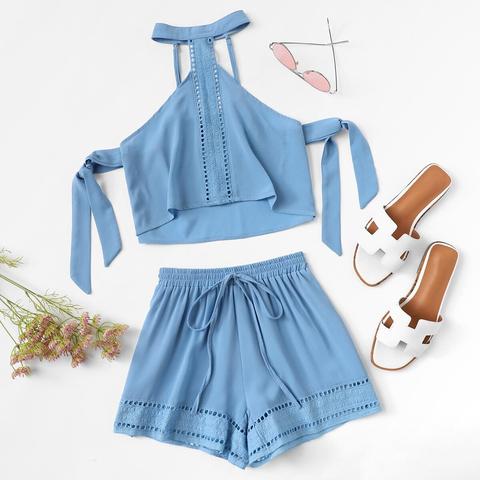 Conjunto Top De Cuello Halter Con Encaje Con Shorts