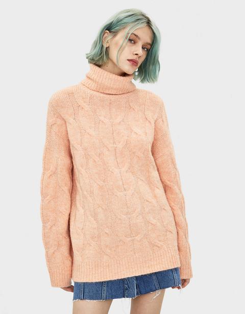Pull En Maille Torsadée Et Col Roulé