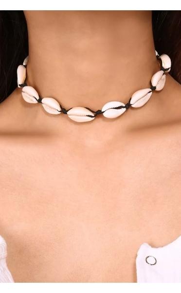 Esra Shell Choker Necklace