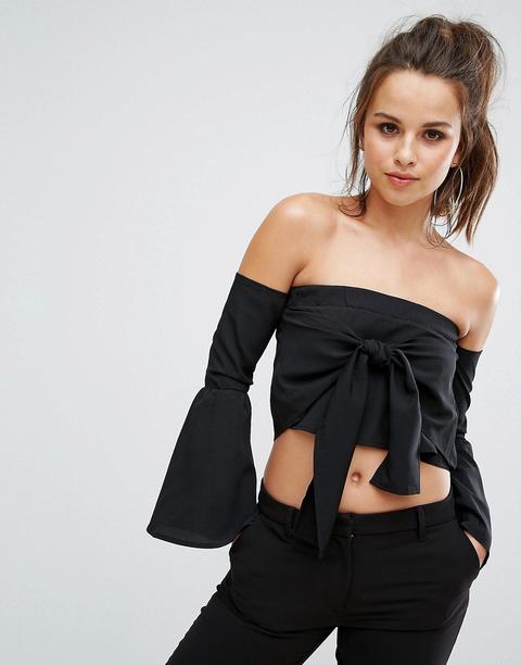 Top Corto Con Escote Bardot Y Manga Acampanada De Prettylittlething