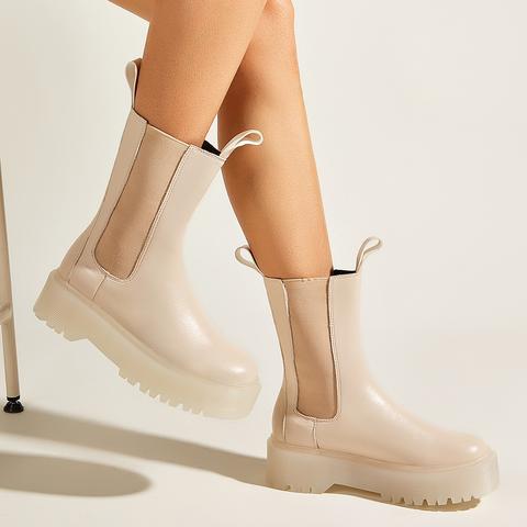 minimalist round toe chelsea boots