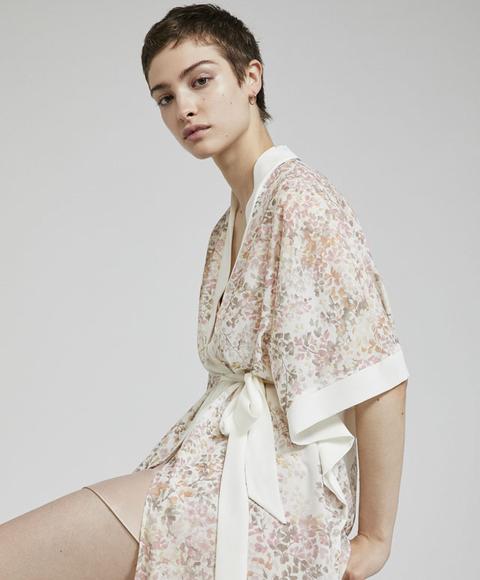 Bata Kimono Ramitas Soft Color: Blanco Hueso Talla: S Material: Poliester,