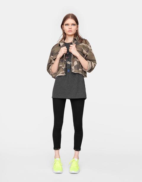Legging Canalé Con Encaje de Stradivarius en 21 Buttons
