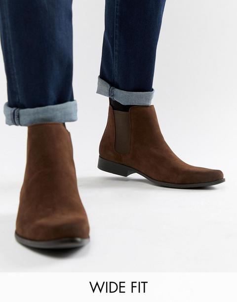 Asos Design - Stivaletti Chelsea A Pianta Larga In Camoscio Sintetico Marrone - Marrone