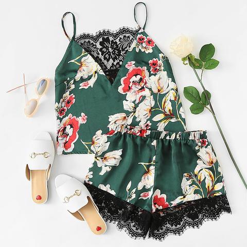 Pj Top E Pantaloncini Con Inserti In Pizzo Stampa Floreale from SheIn on 21  Buttons