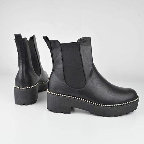 Clea - Chelsea Boots In Black