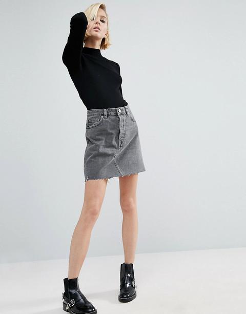 Minifalda Vaquera Muy Corta De Talle Alto Con Bajo Sin Rematar En Gris Descolorido Ruthless De Asos