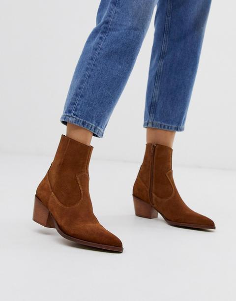 tan suede boot
