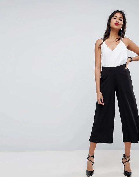Pantalones De Pernera Ancha Capri En Negro Con Diseño De Crepé De Punto De Asos Design