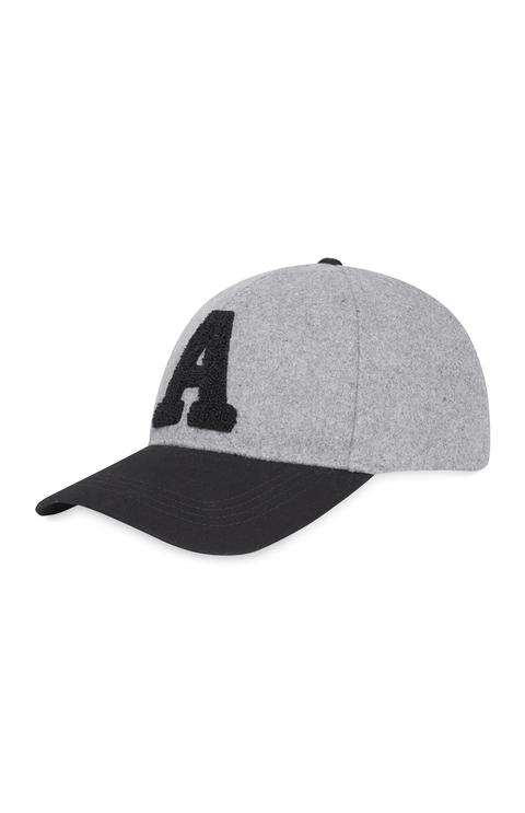 Gorra De Béisbol Gris Con Logotipo