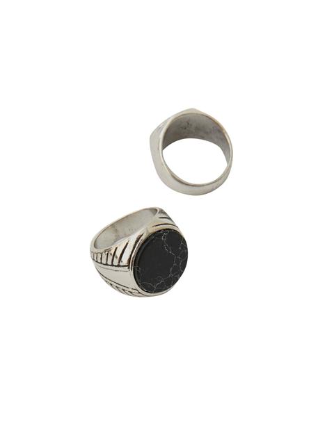 Pack 2 Anillos Mármol Negro from Pull and Bear on 21 Buttons
