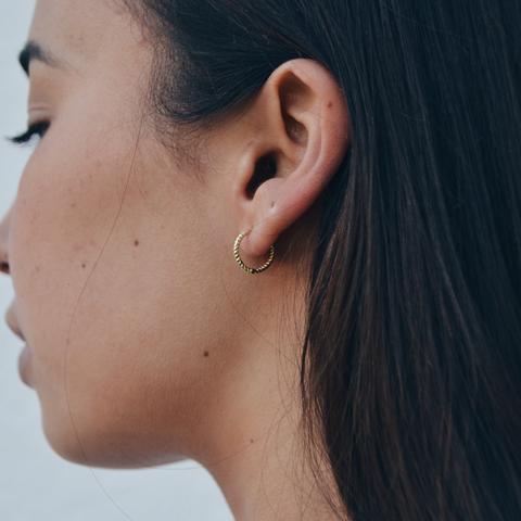 Basic Hoop Gold